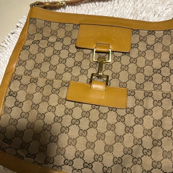 Gucci vintage shoulder purse with leather trim and cloth strapp purse in good